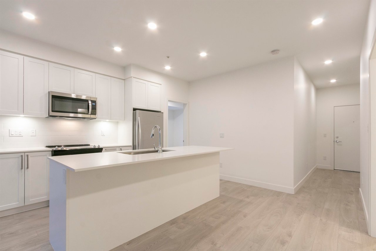 201-808 Gauthier Ave