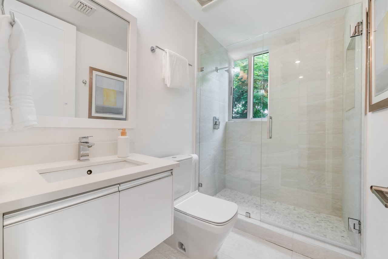 2949 Coconut Avenue # 4
