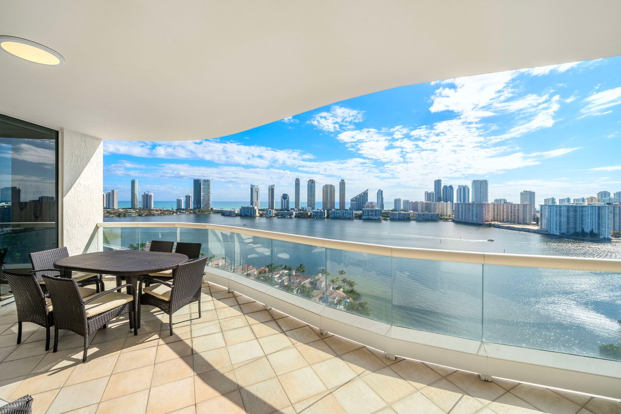 6000 Island Blvd # 2406