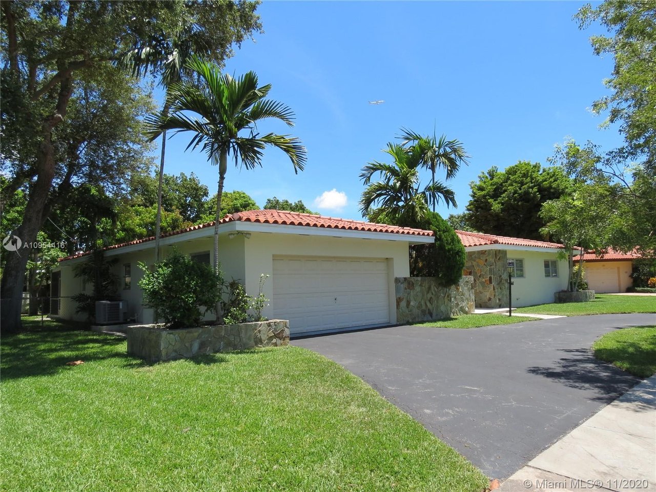 Expansive Bay Heights Property