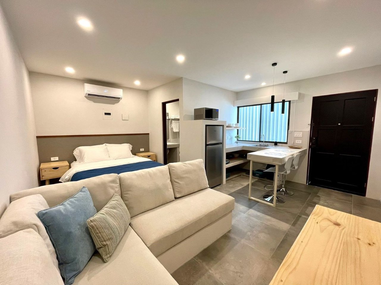 Turnkey Boutique Hotel with Pool, Jaco, Puntarenas
