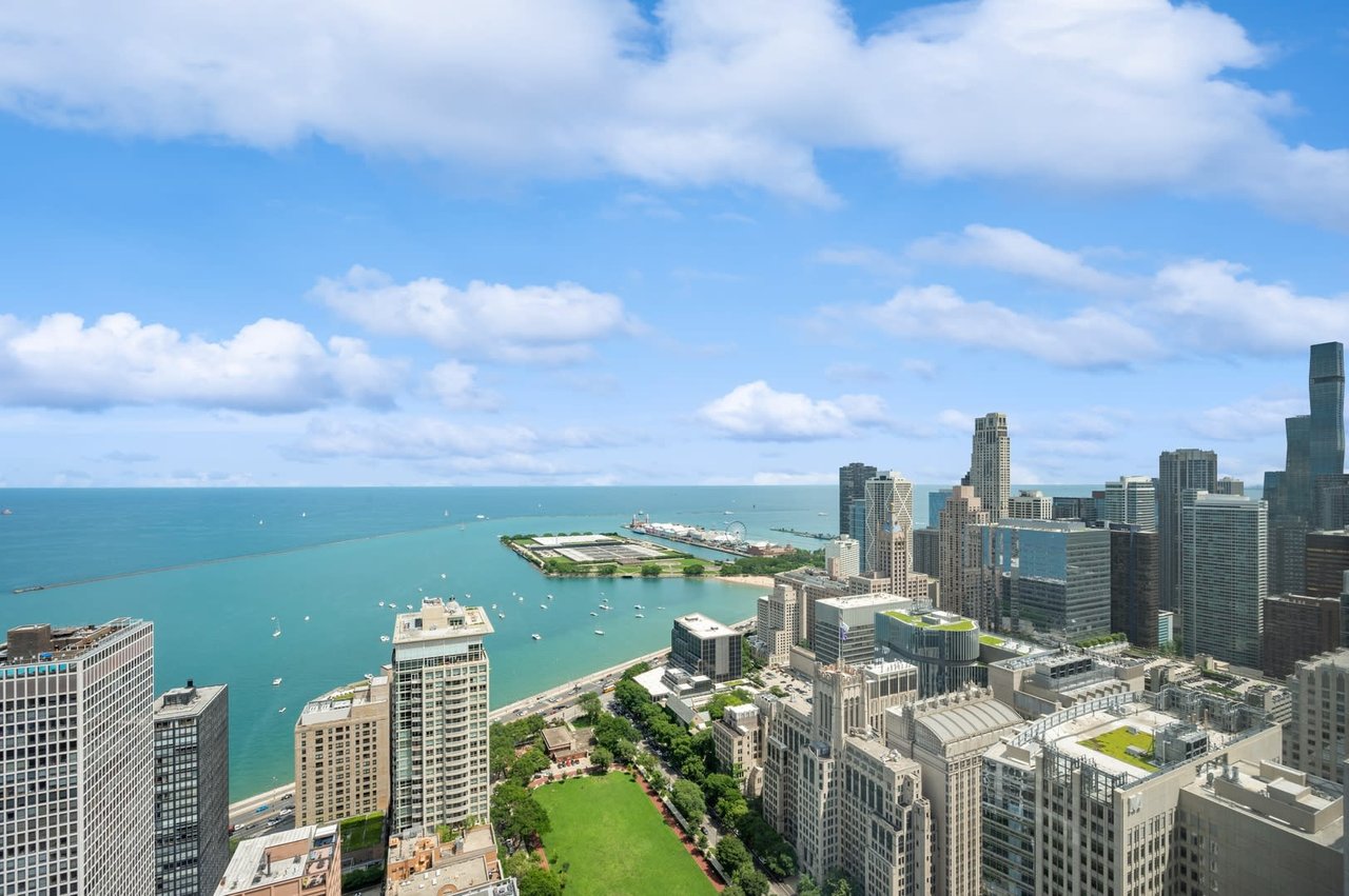 180 E PEARSON Street Unit: 4504