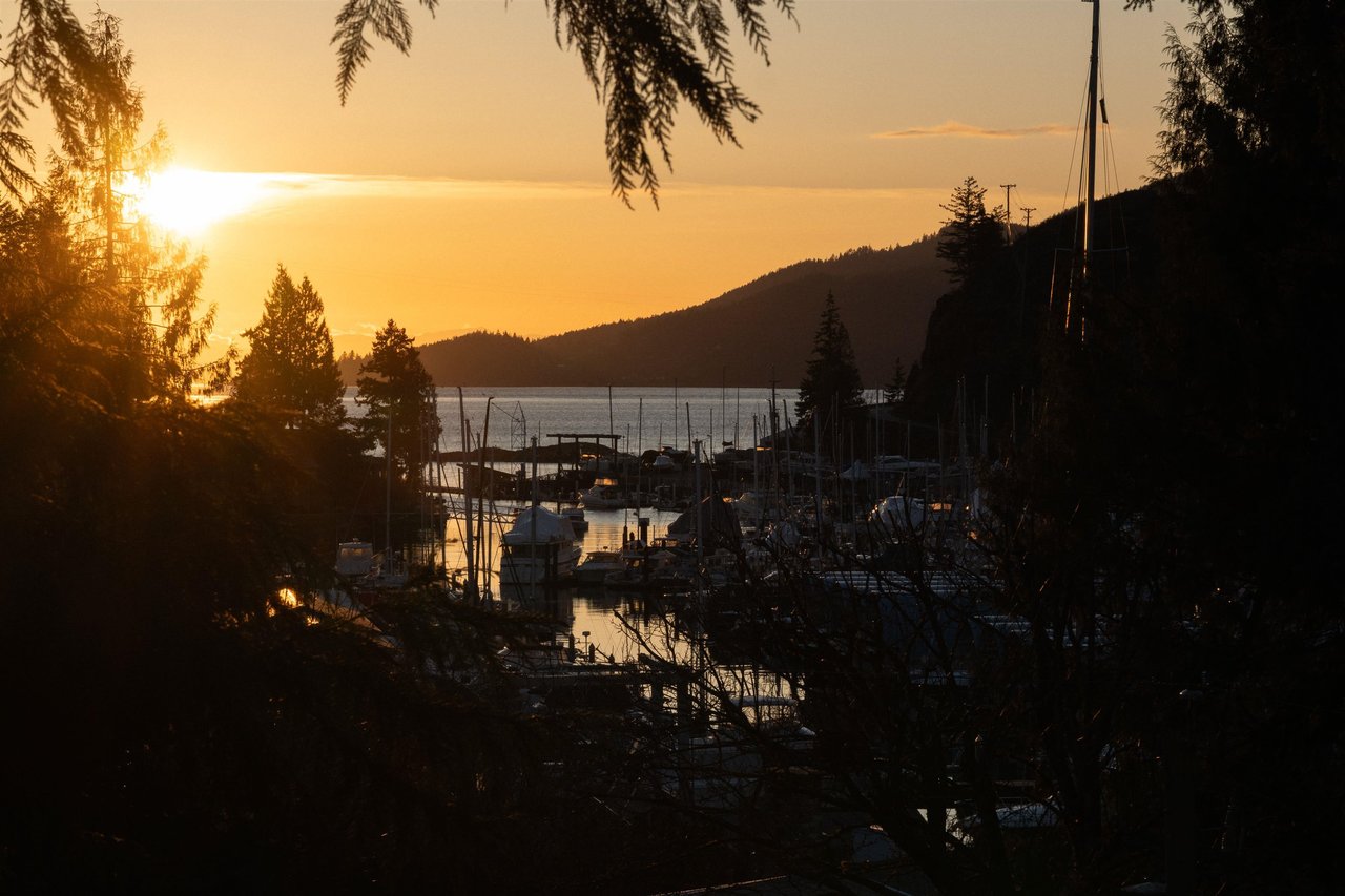 5757 Telegraph Trail, West Vancouver