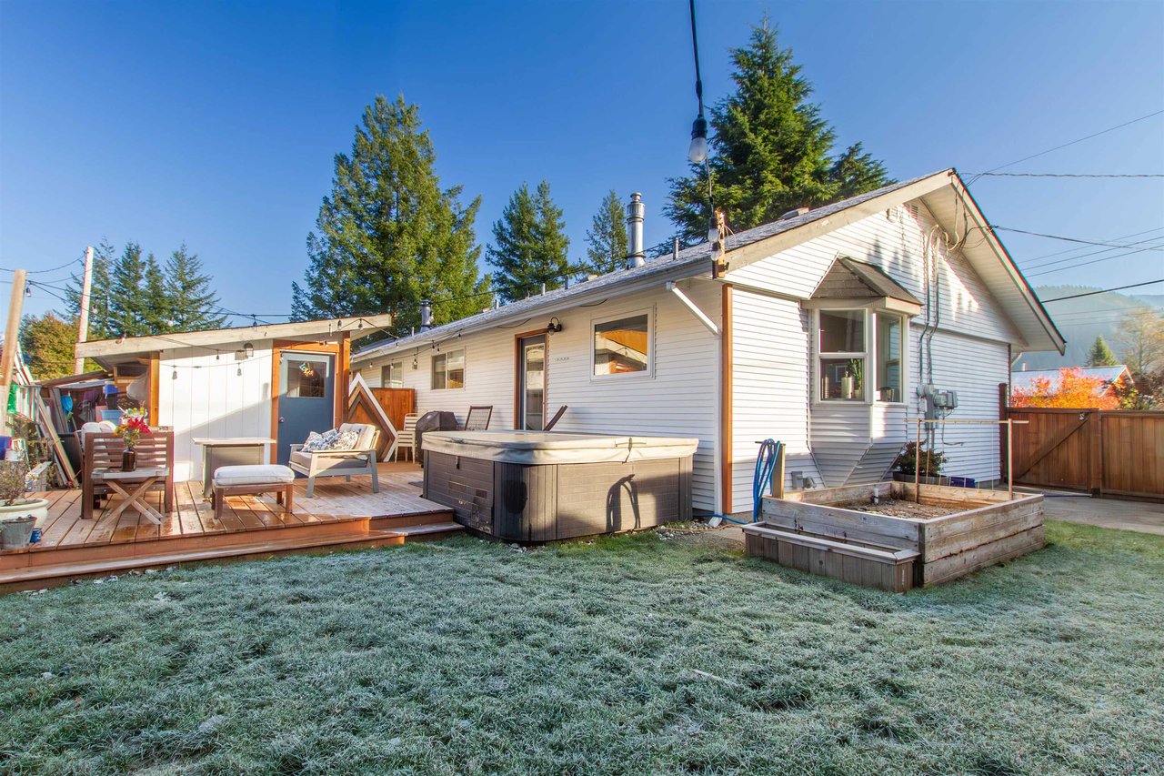 41551 Brennan Road, Squamish