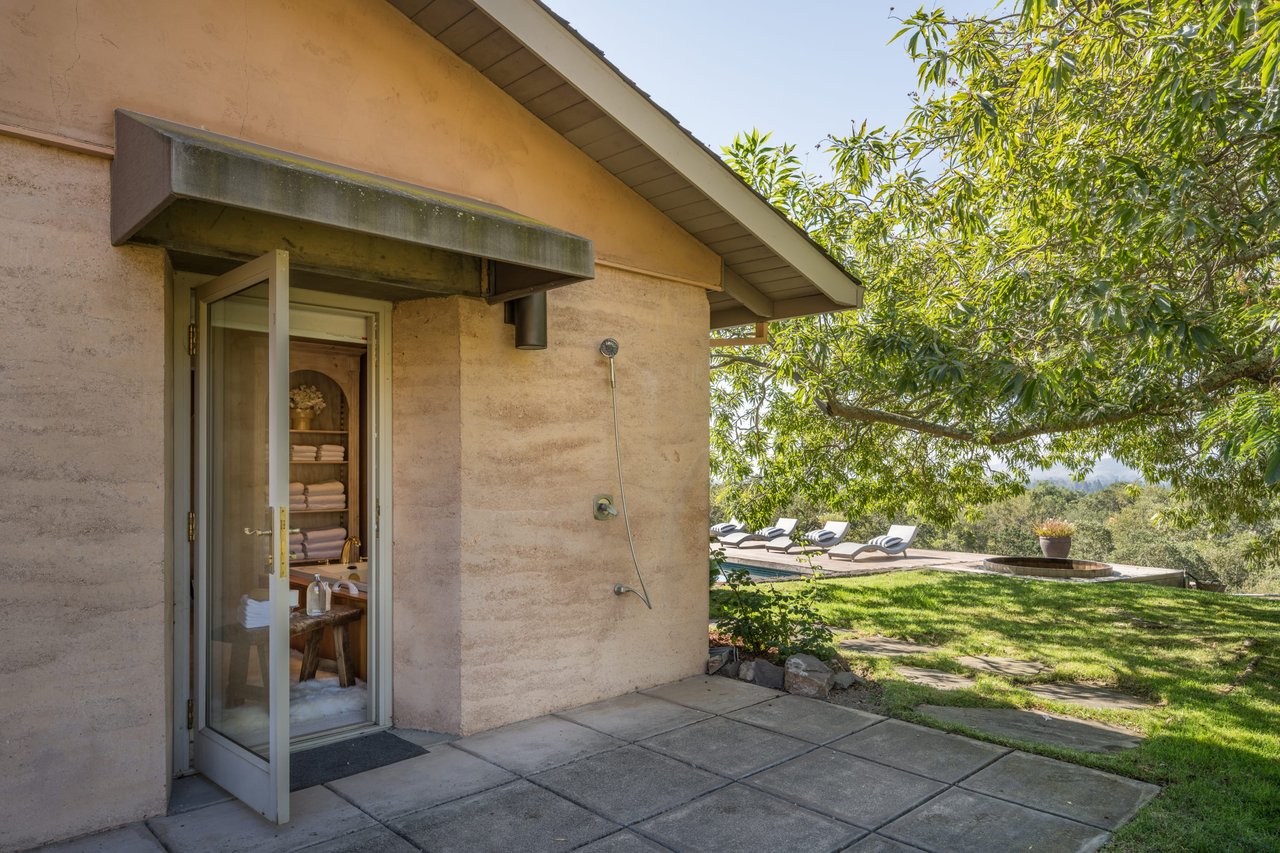 Quarry Hill Road, Sonoma