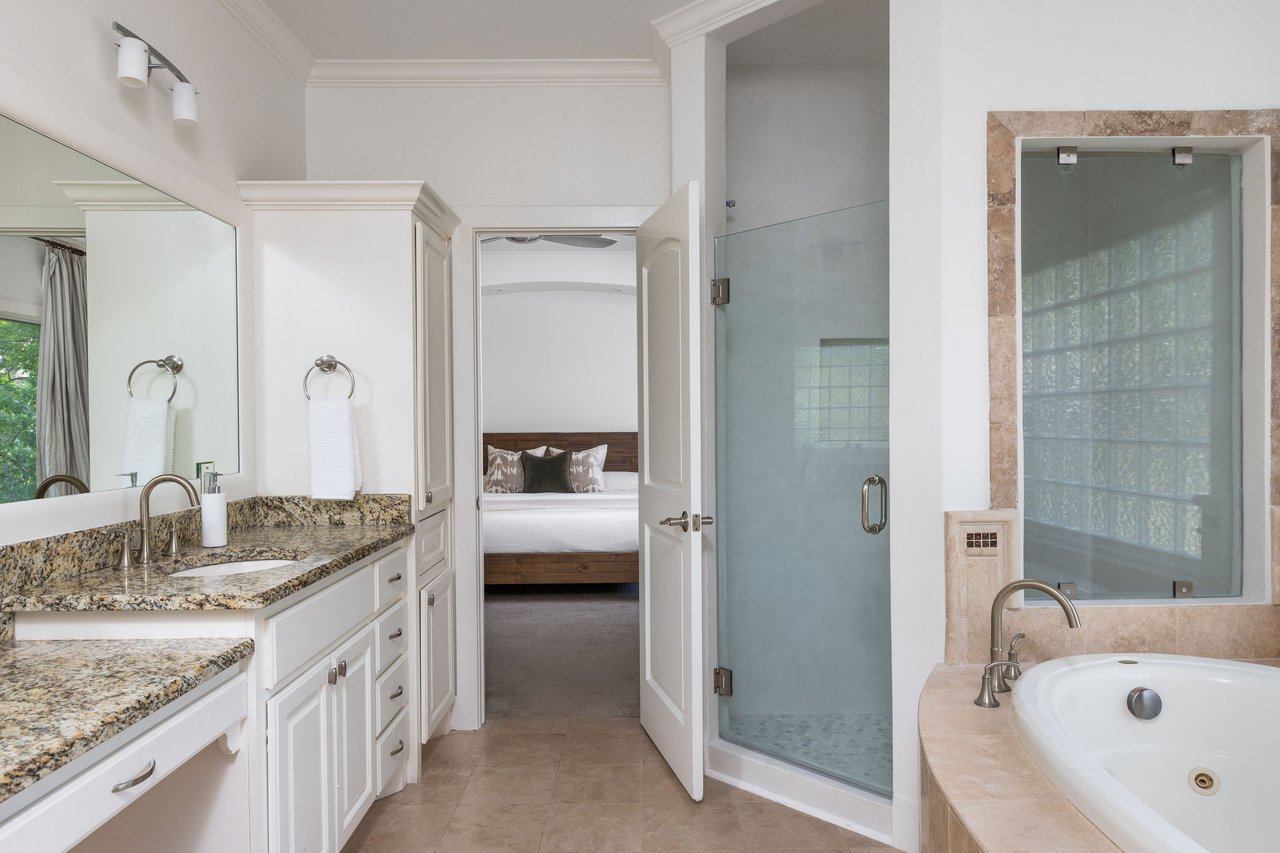 Charming Deep Eddy Retreat in the Heart of Central Austin