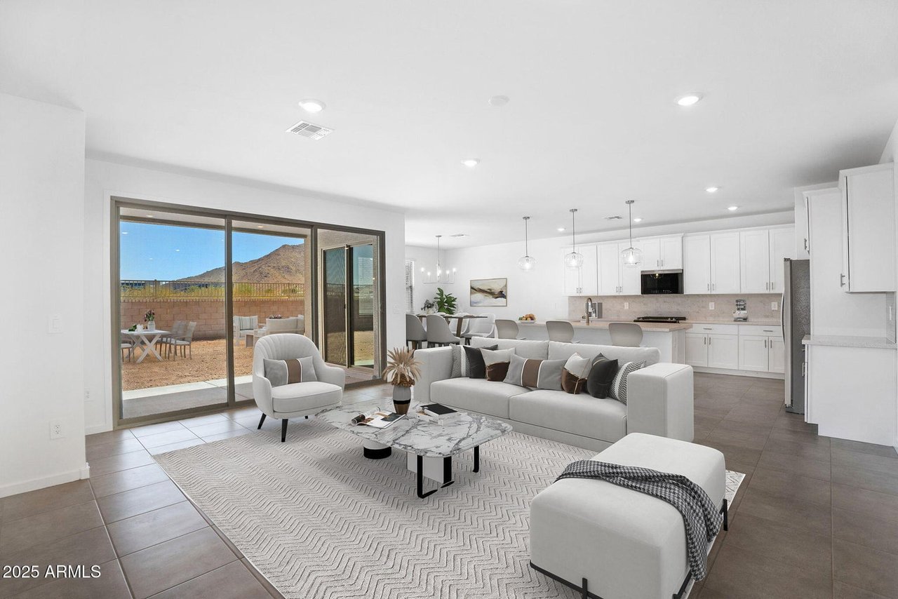 4811 W HUNTER Trail
