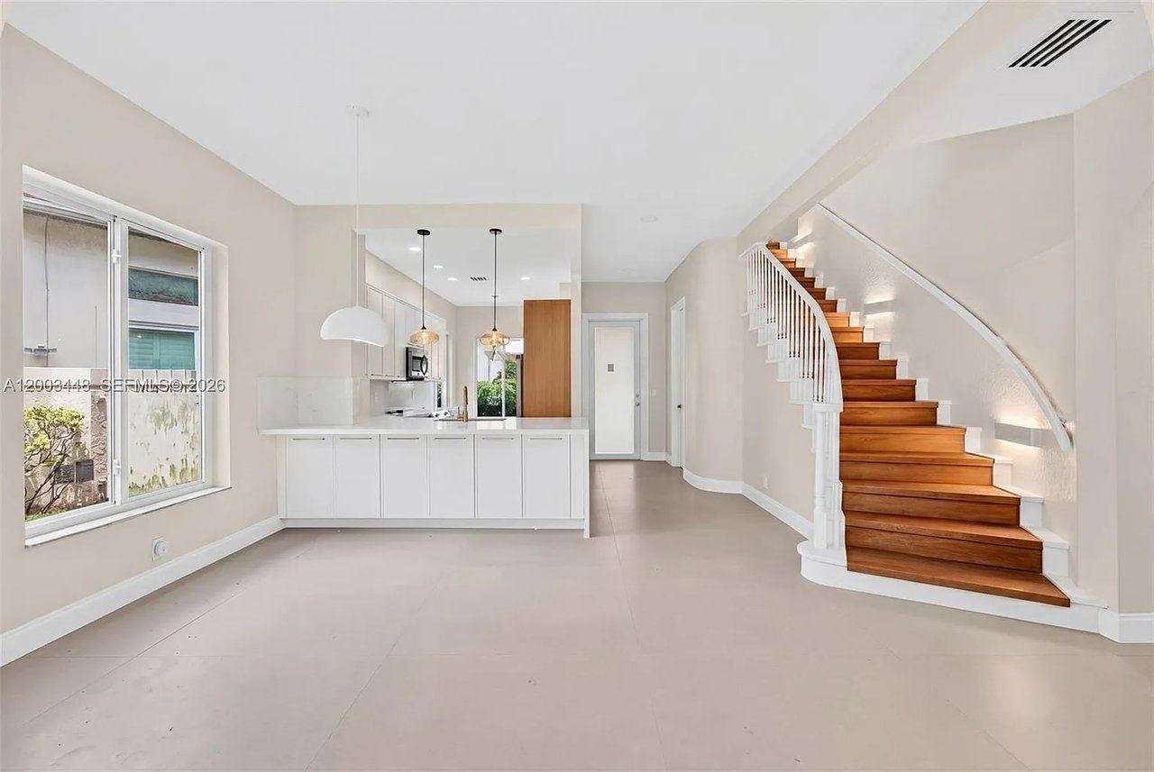 2546 NW 52nd St