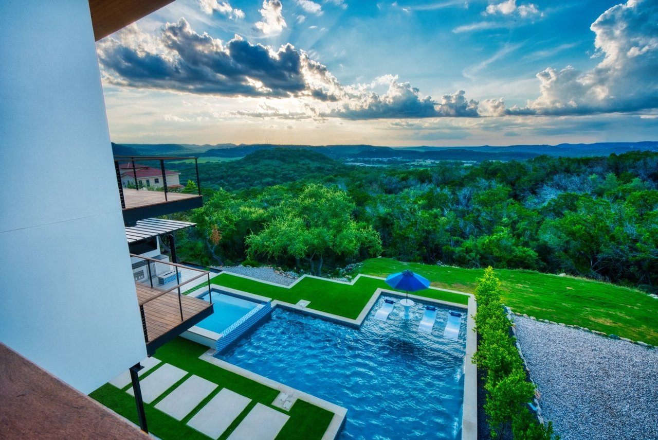 Luxxis Design 1104 Summit