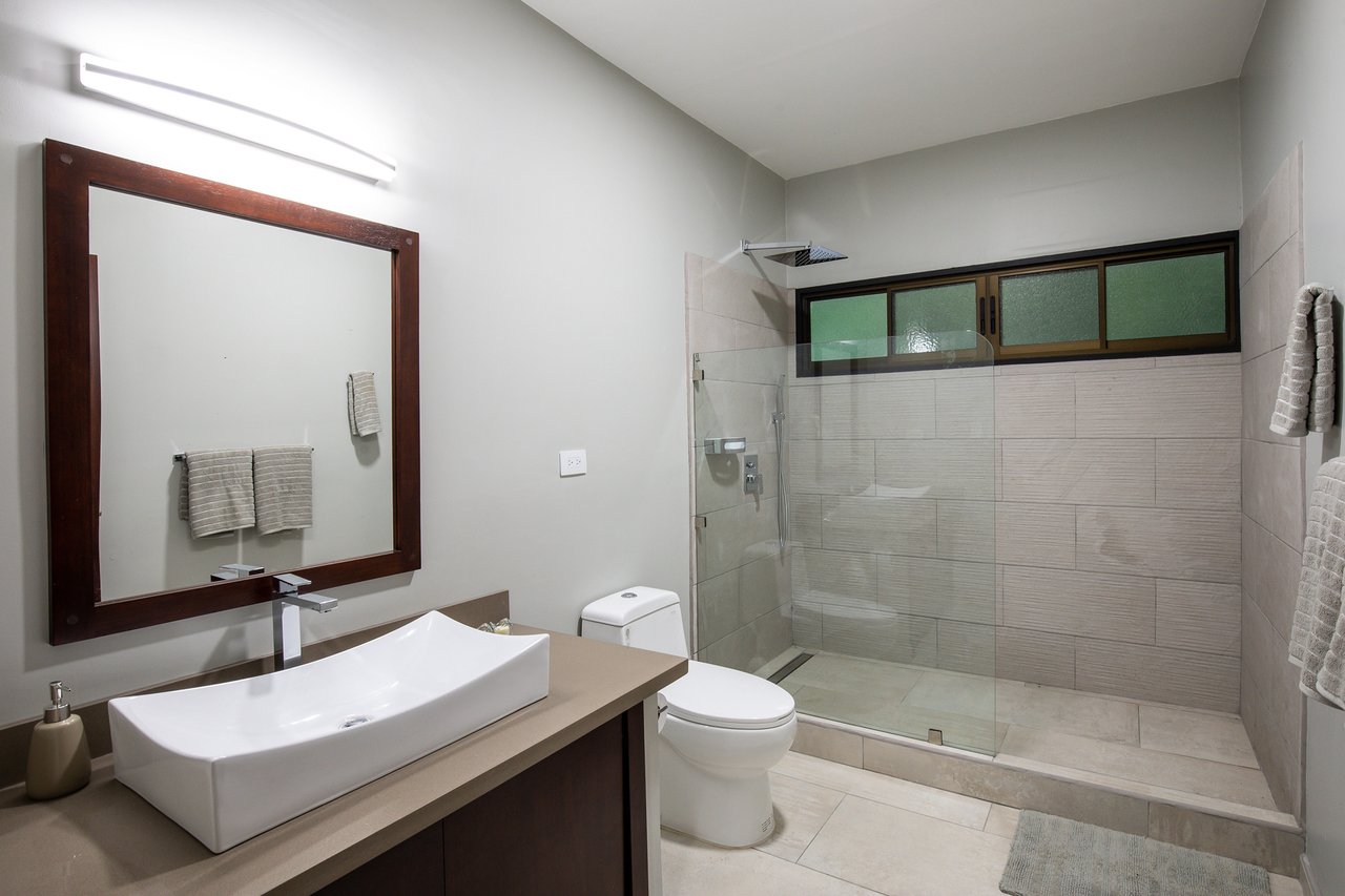 Rainforest Estate with Guest House, Dominical, Puntarenas