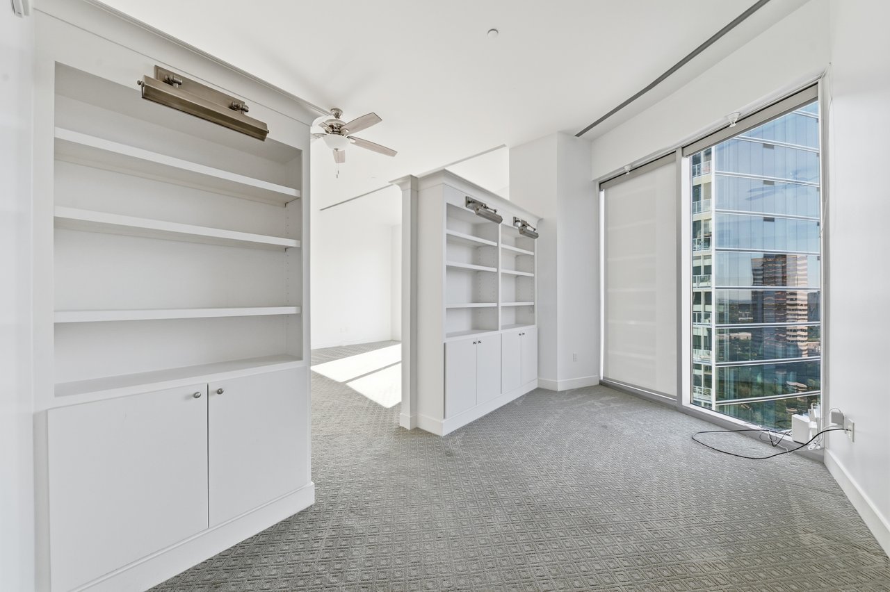 1600 Post Oak Blvd, #1903