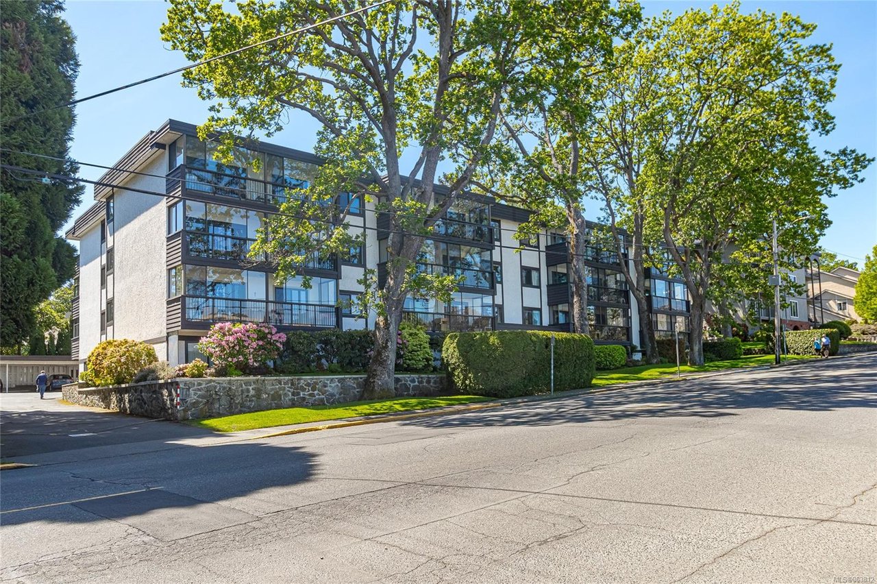 304-1665 Oak Bay Ave