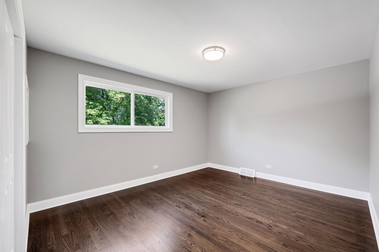 1N535 Park Blvd, Glen Ellyn IL – Fully Renovated Split-Level on Nearly Half an Acre Listed at $475,900