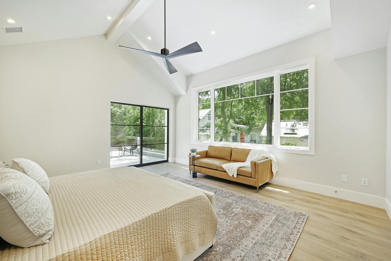 2400 Bridle Path