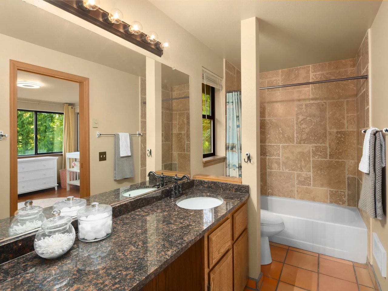 18404 W Lake Desire Dr SE