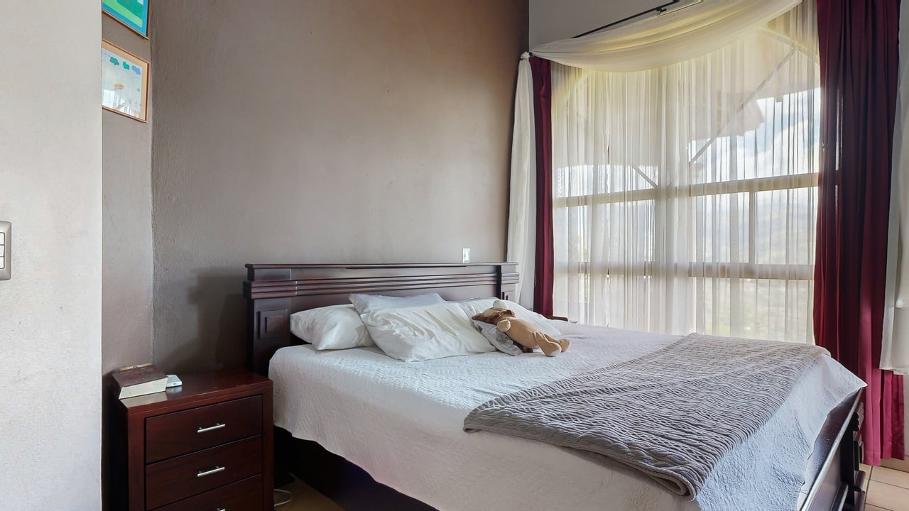 Spacious 5-Bedroom Colonial Home with 4 Bathrooms | La Bonita, Rivas.