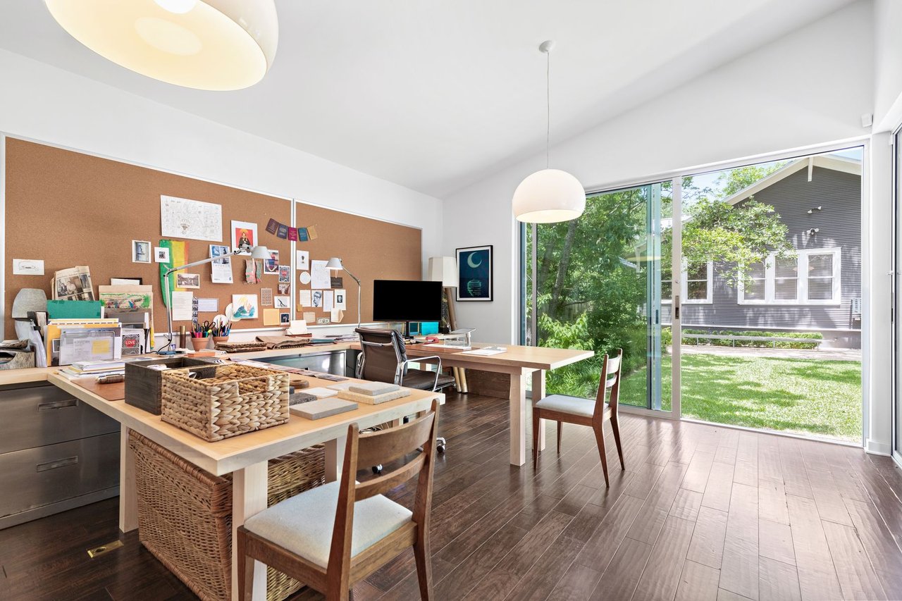 The Clarkesville Manor