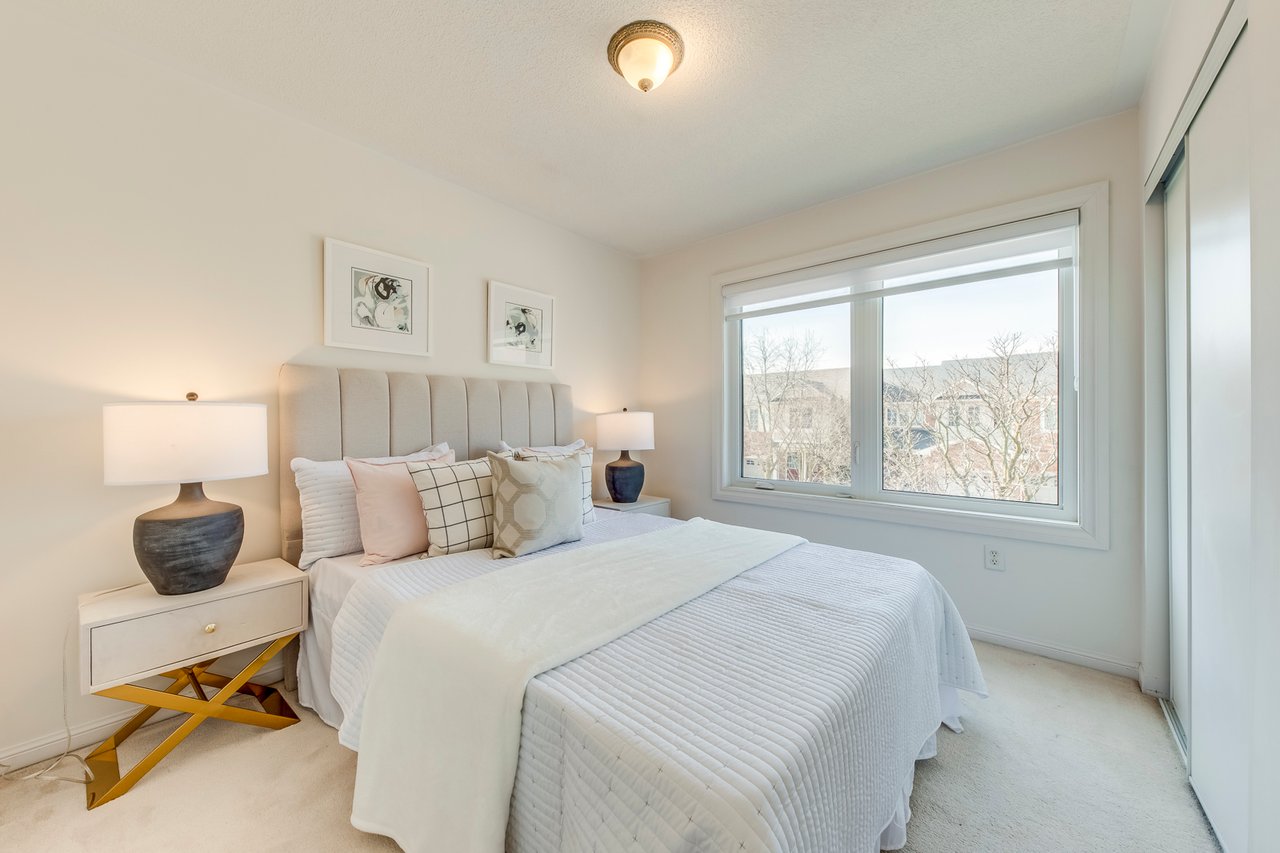 2066 Broadleaf Crescent