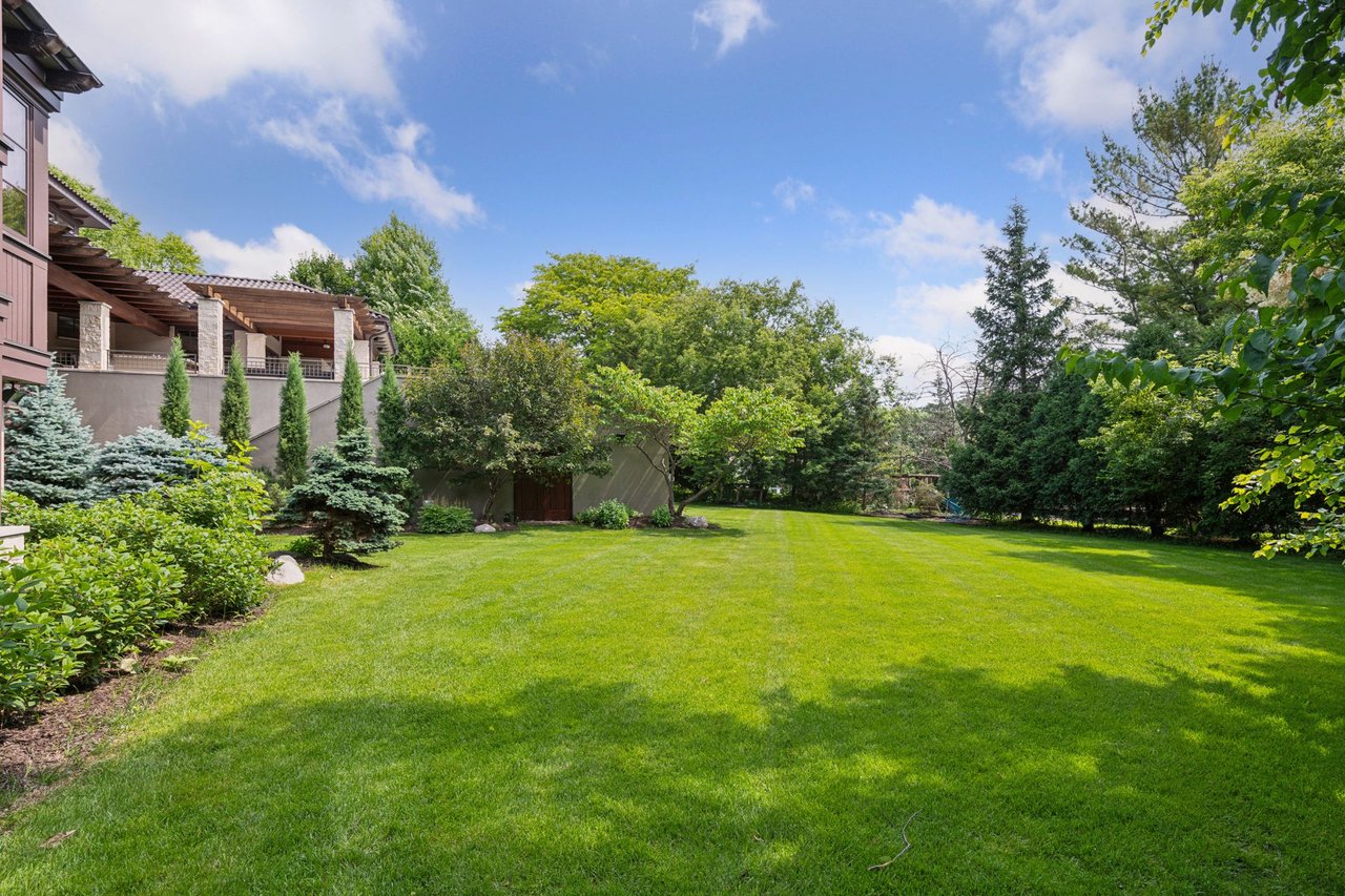 8 Circle W, Edina