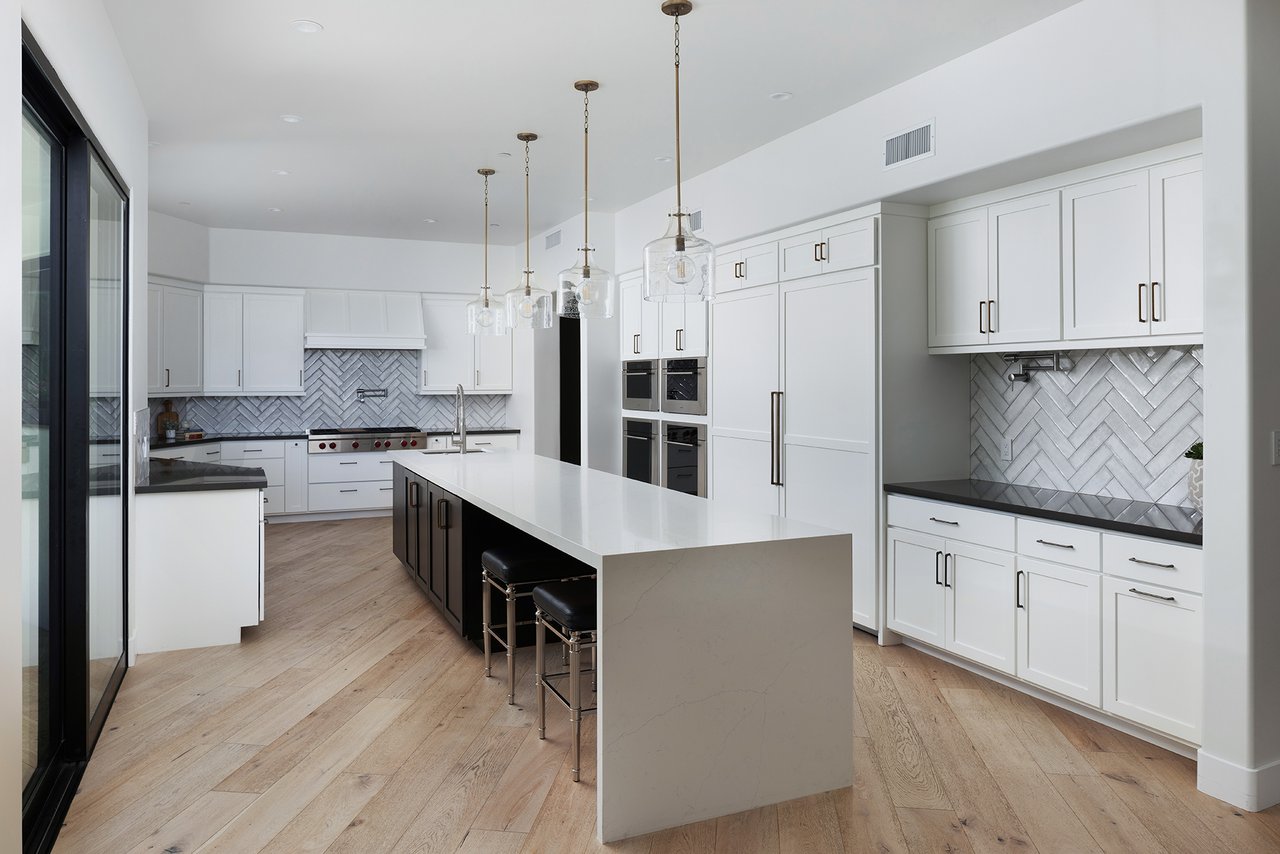 6718 E SAN JUAN Avenue