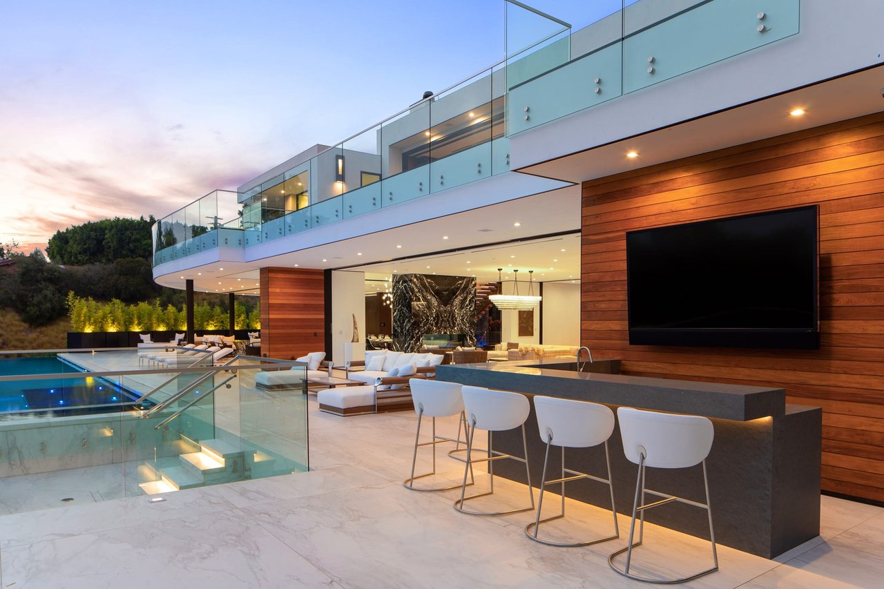 1300 Beverly Estate Dr