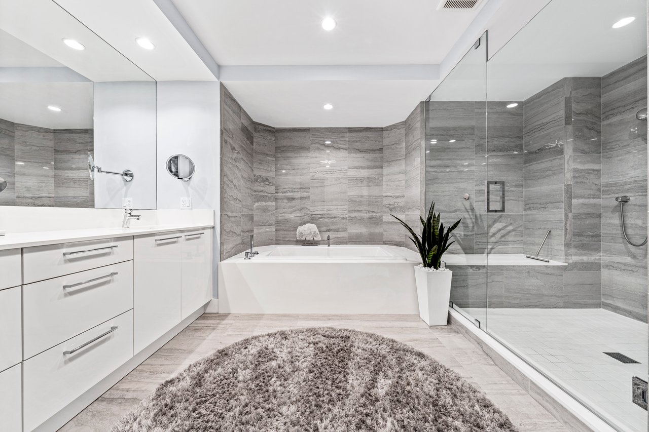 100 E Las Olas Blvd 3303