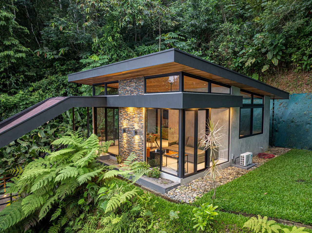 Casa Koules – Architectural 5-Bedroom Oceanview Estate in Prestigious Costa Verde Estates