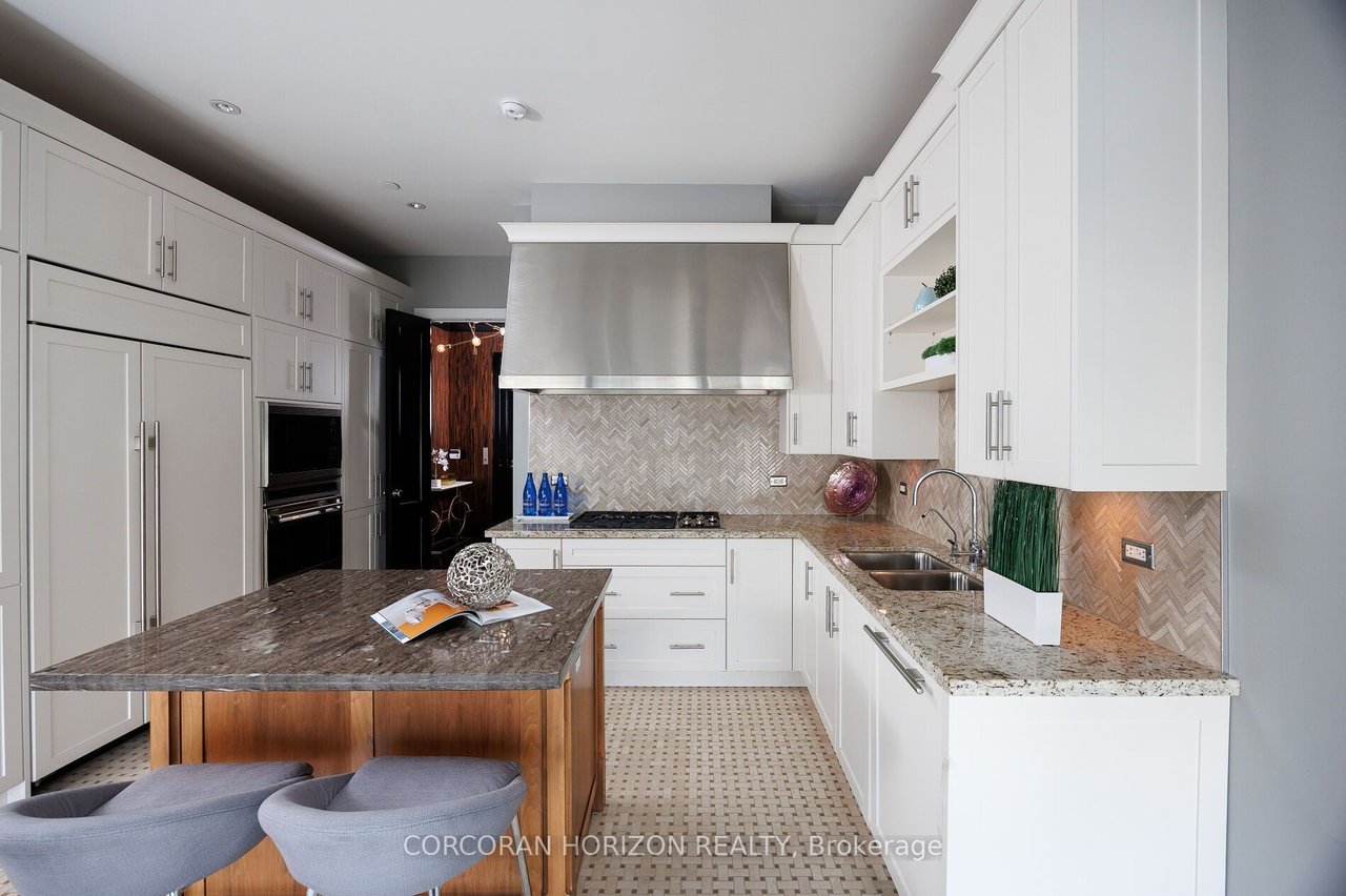 LUXURY AT THE RITZ RESIDENCES