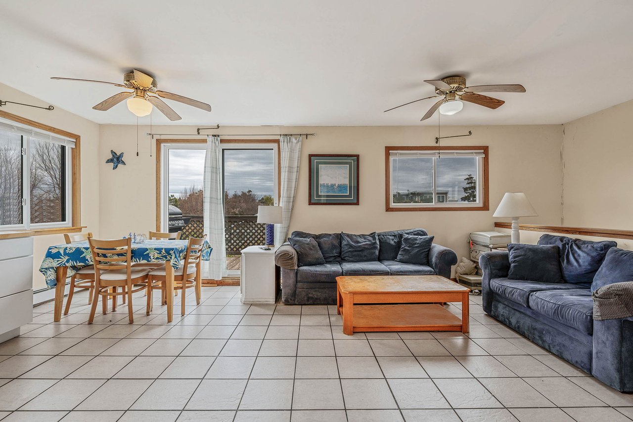 83 E Lighthouse Walk