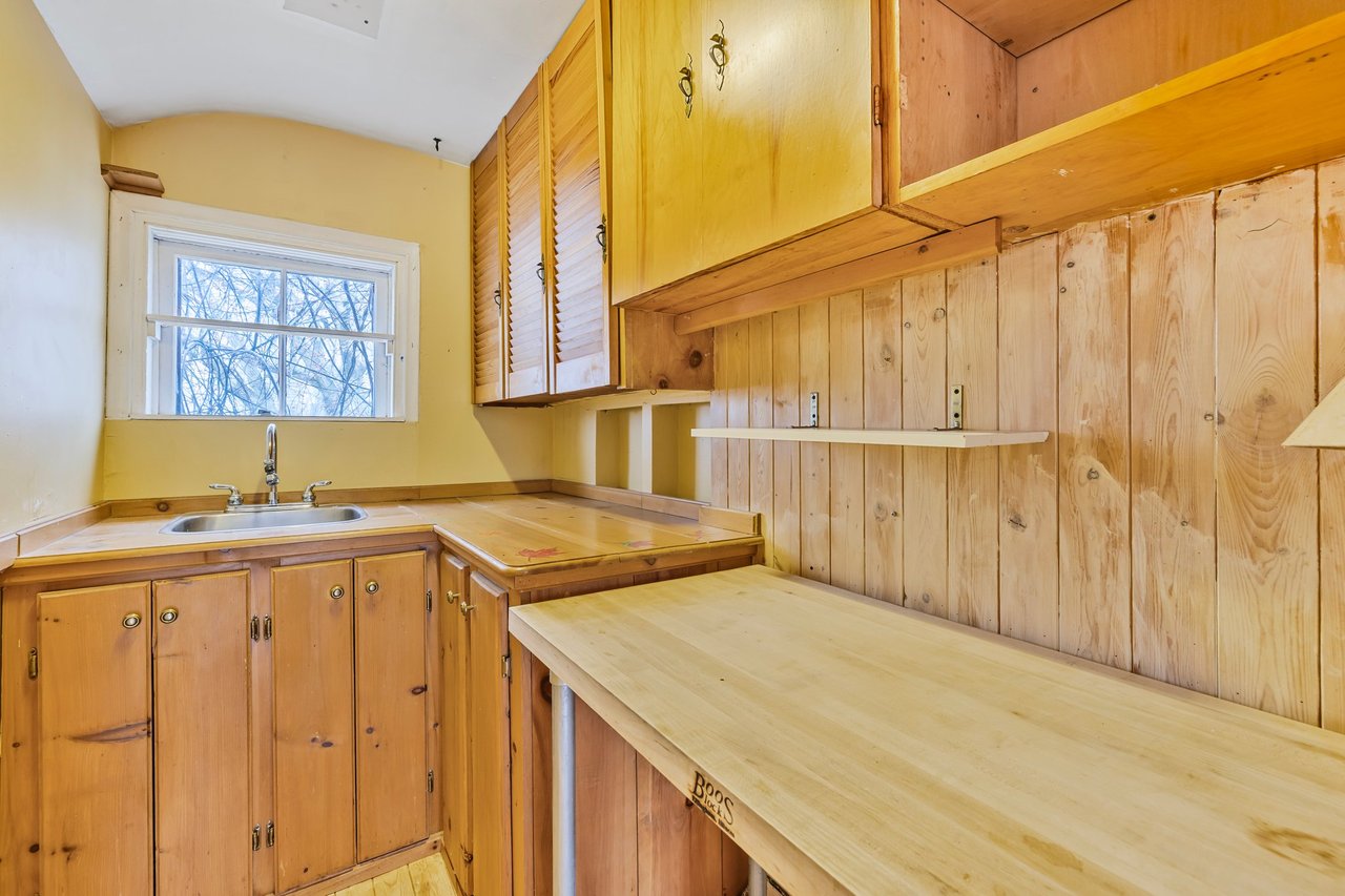 410 Eagle Street, Newmarket, ON L3Y 1K6