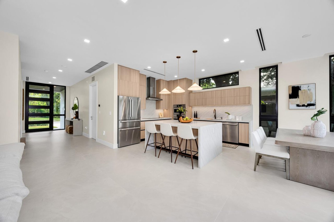Sophisticated New Construction in the Heart of Miami