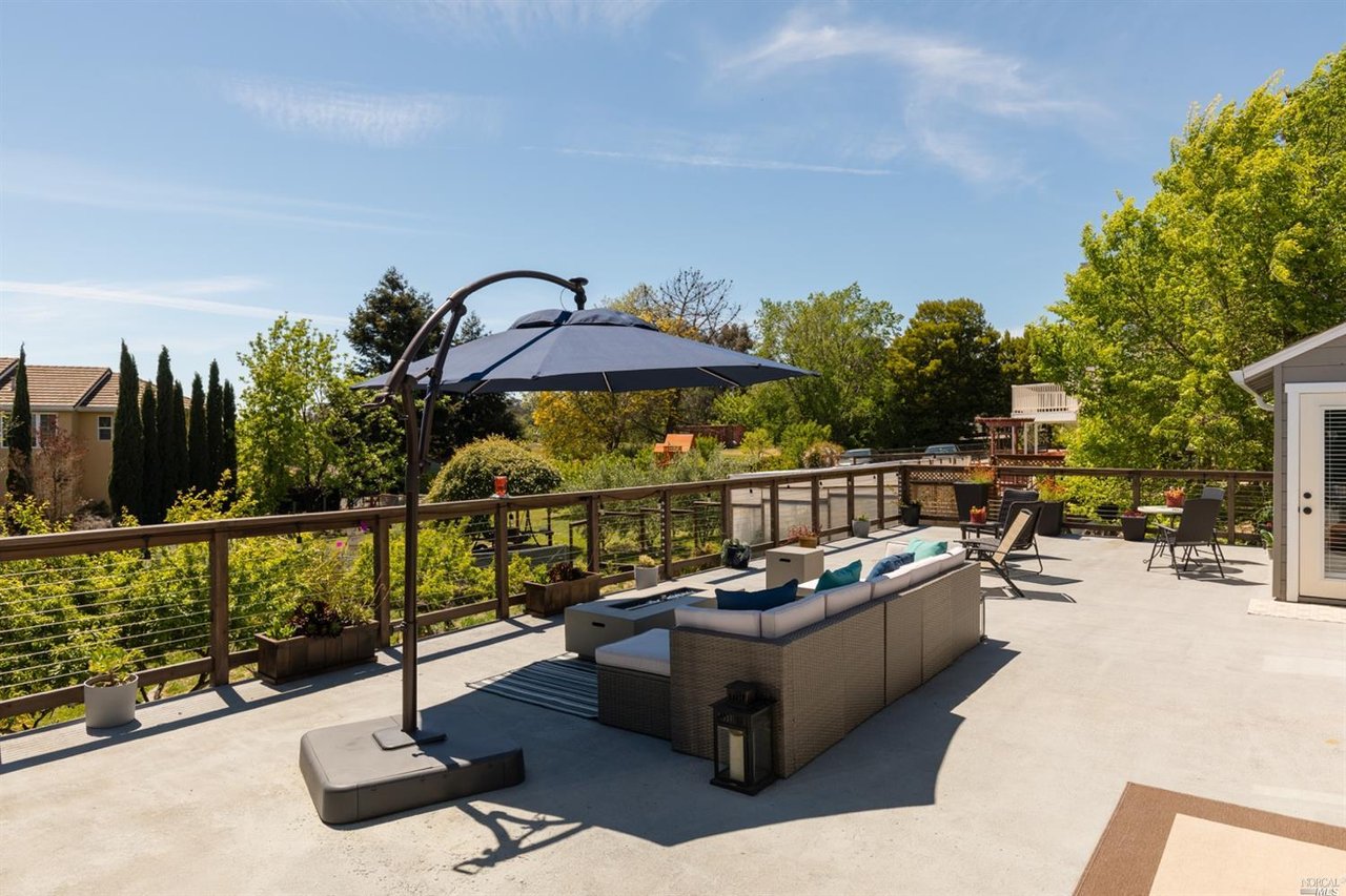 154 Renfrew Ct
