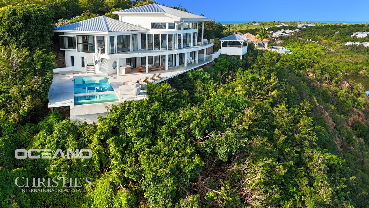 Cliffside Villa - Mont Rouge