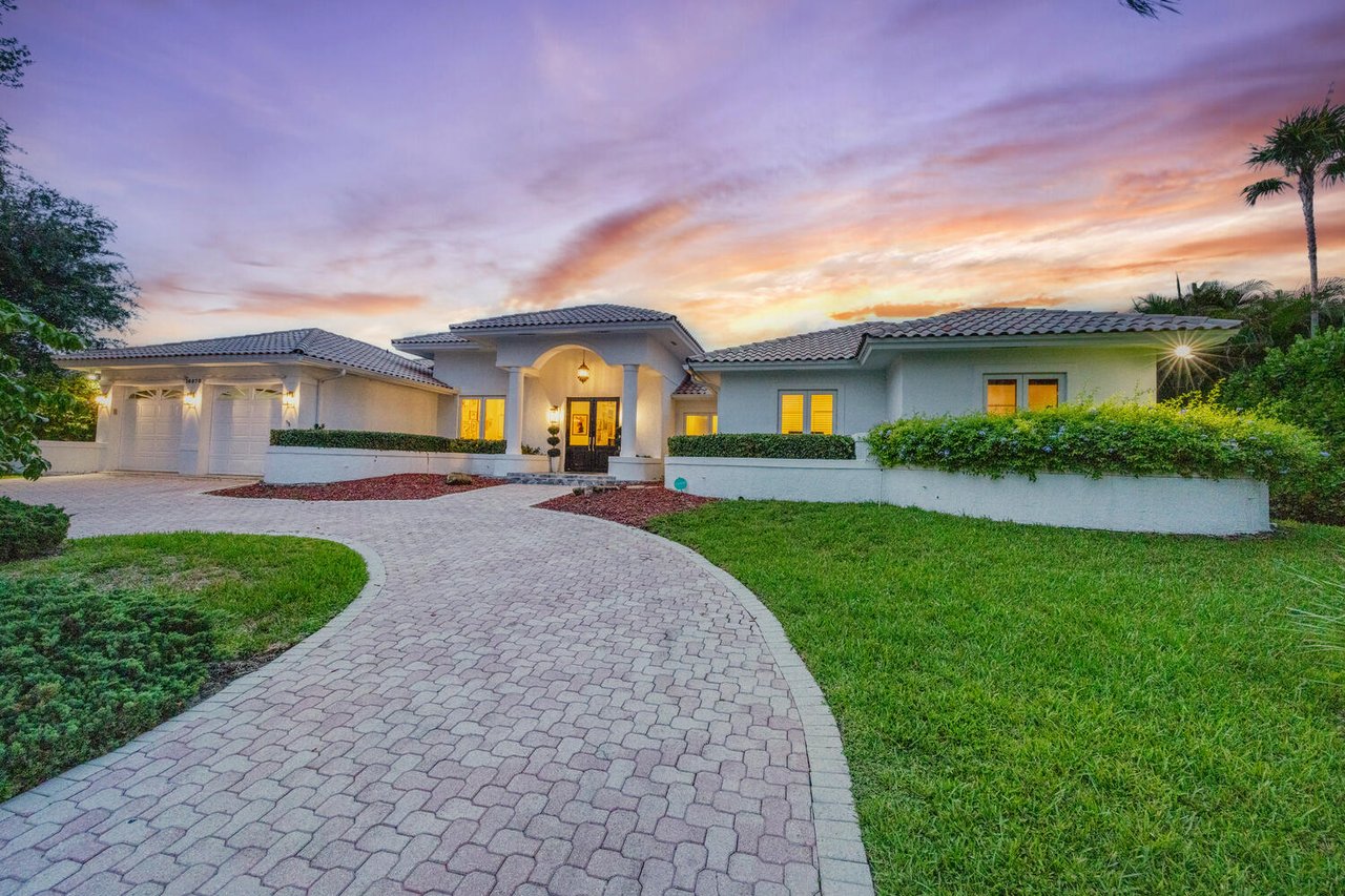 Palmetto Bay Perfection: Spacious, Serene, Stunning