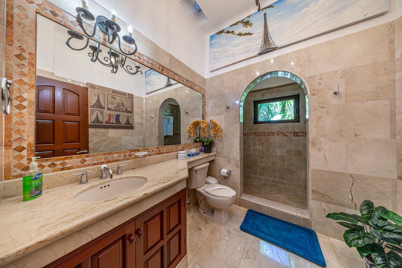 Villa Orquídea Puerto Aventuras | Golf-Front Luxury Estate