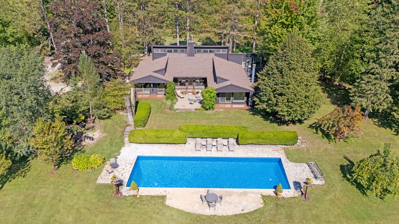 2408 E 800 N, La Porte, IN 46350