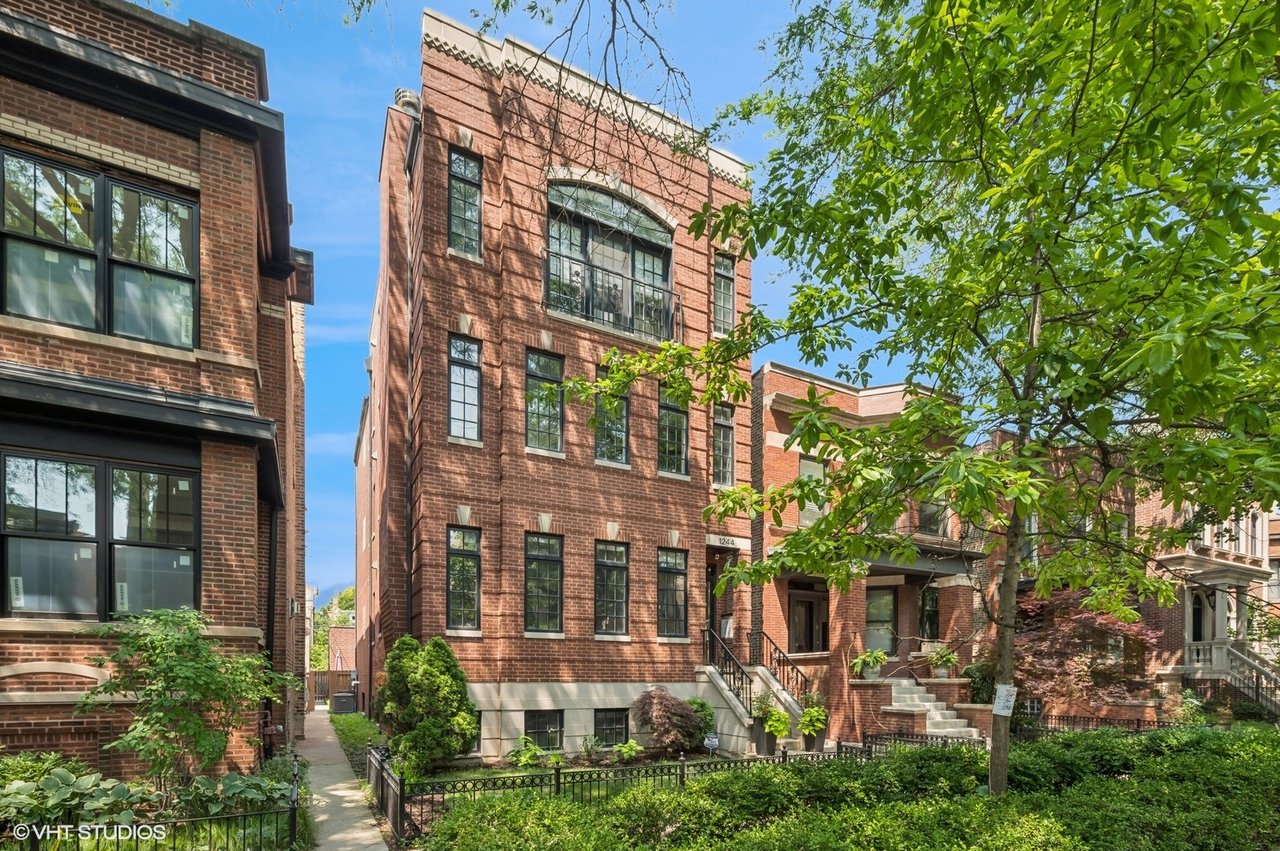 1244 W Cornelia Unit 1 
