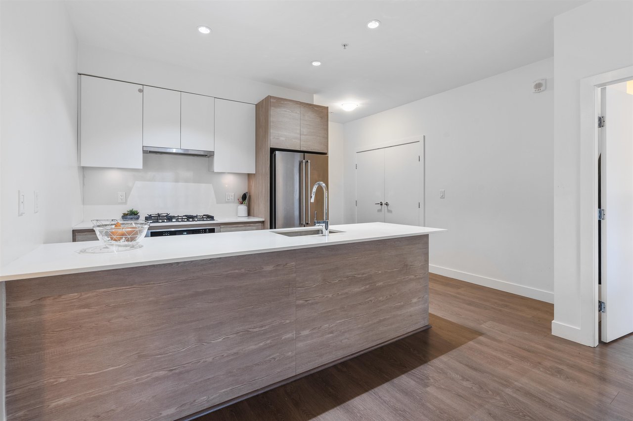 304-4468 Dawson St
