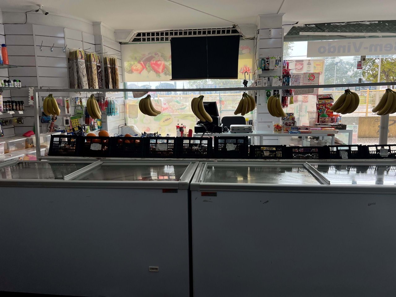 Prime Commercial Space Near Lisbon – Tenant in Place – 5% Annual Return