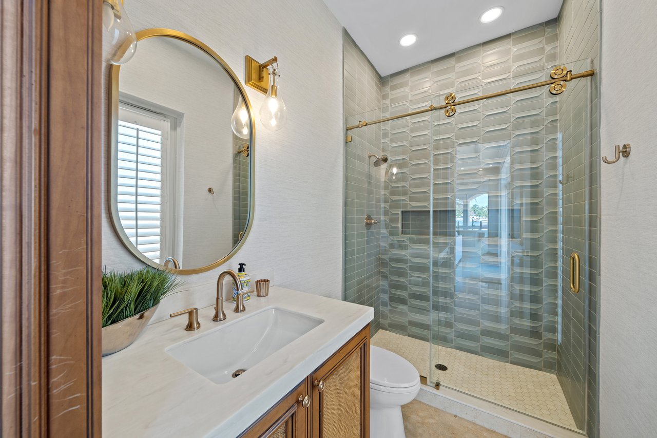 2593 SE 8th St, Pompano Beach, FL 33062