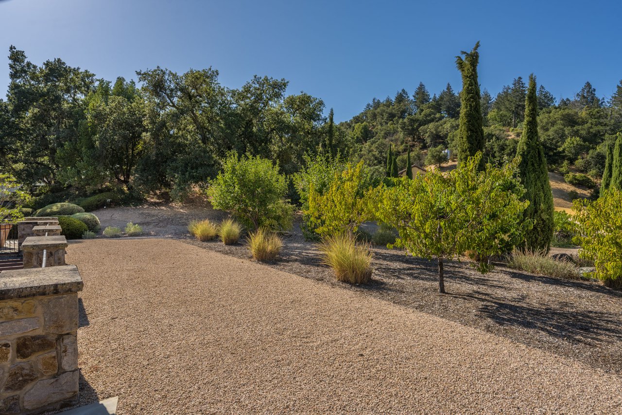 Oakville Vineyard Estate