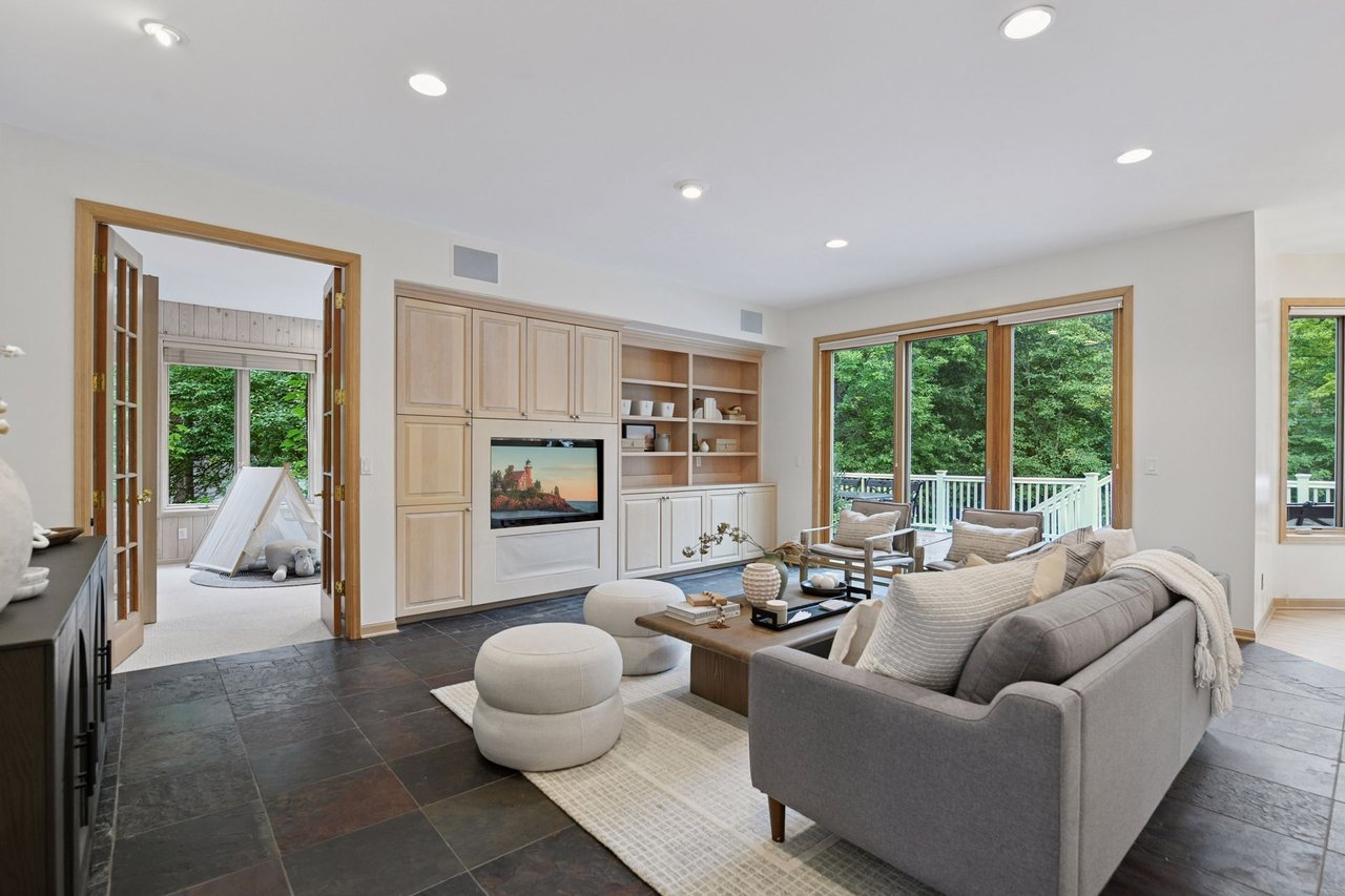 2487 Crowne Hill Road, Minnetonka