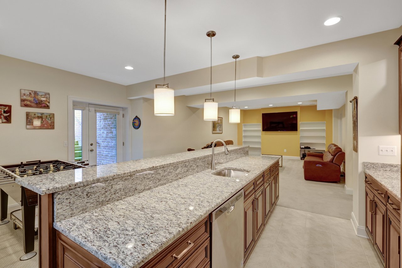 300 Jade Ct NW