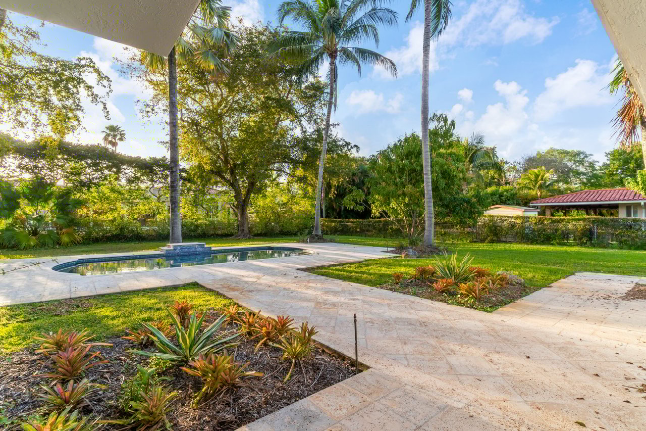 New Rental Opportunity in North Pinecrest