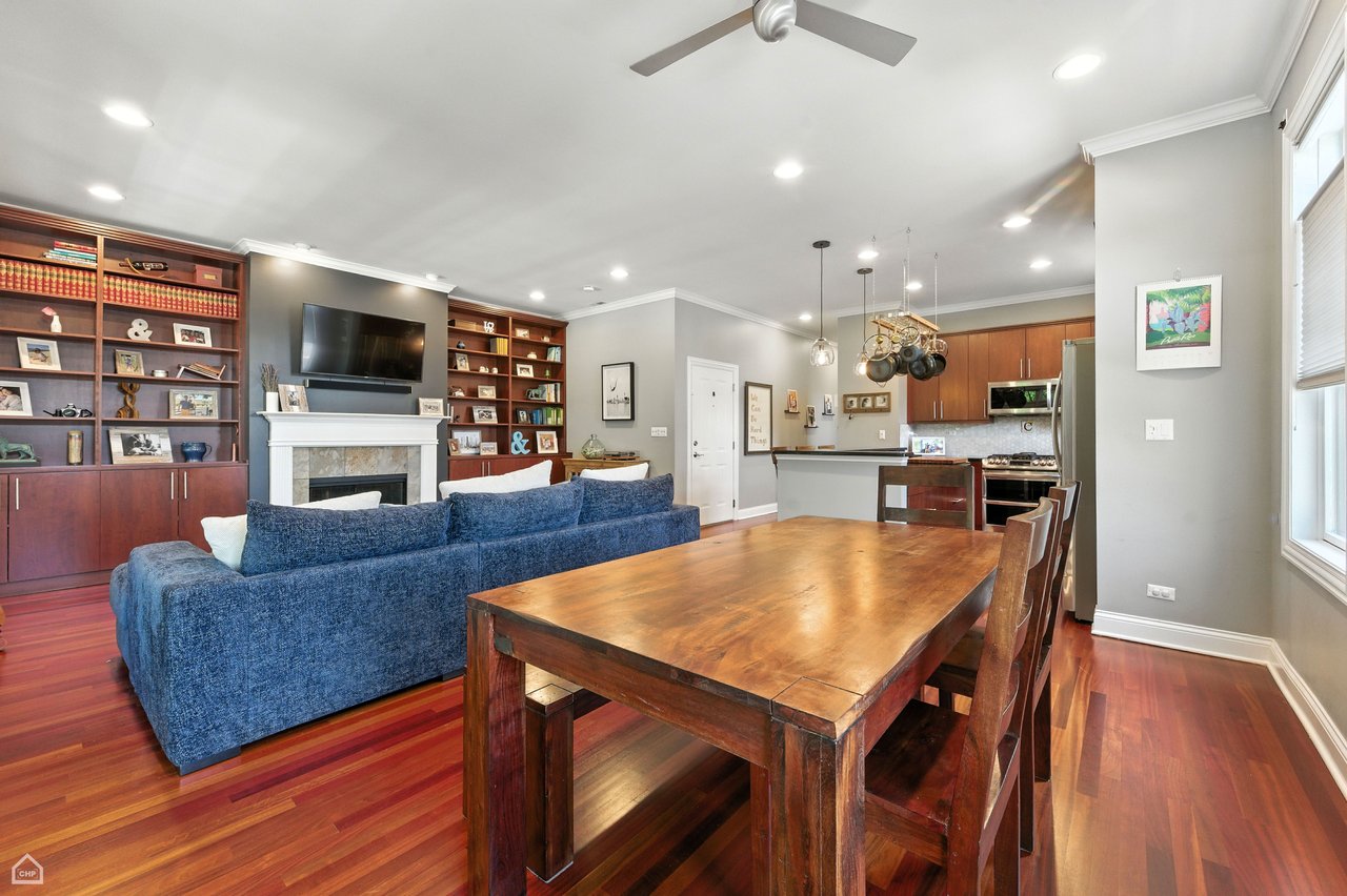 2343 W Montrose Avenue Unit: 101