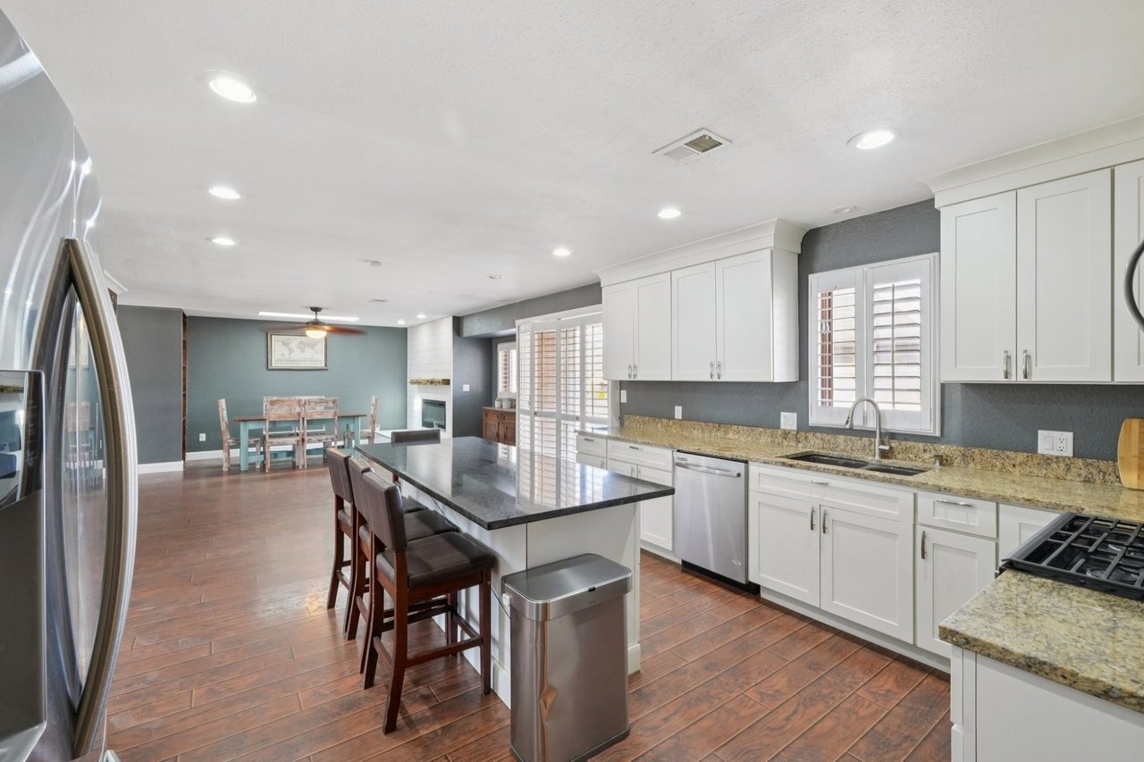 1003 W Camino Al Cielo Dr