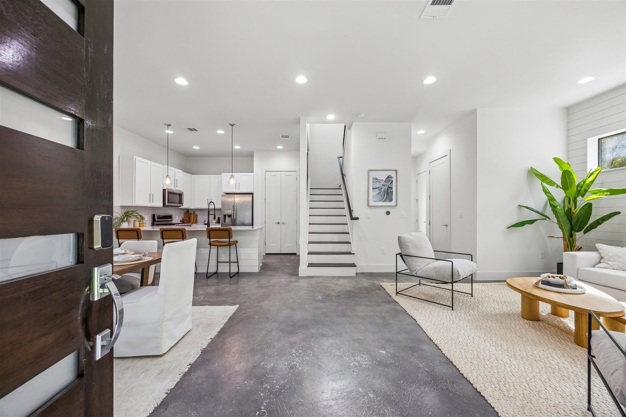 1118 Algarita Ave, Unit 2