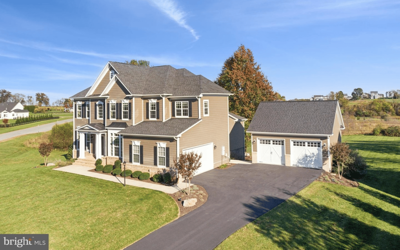 Home For Sale in Wild Raspberry, Virginia