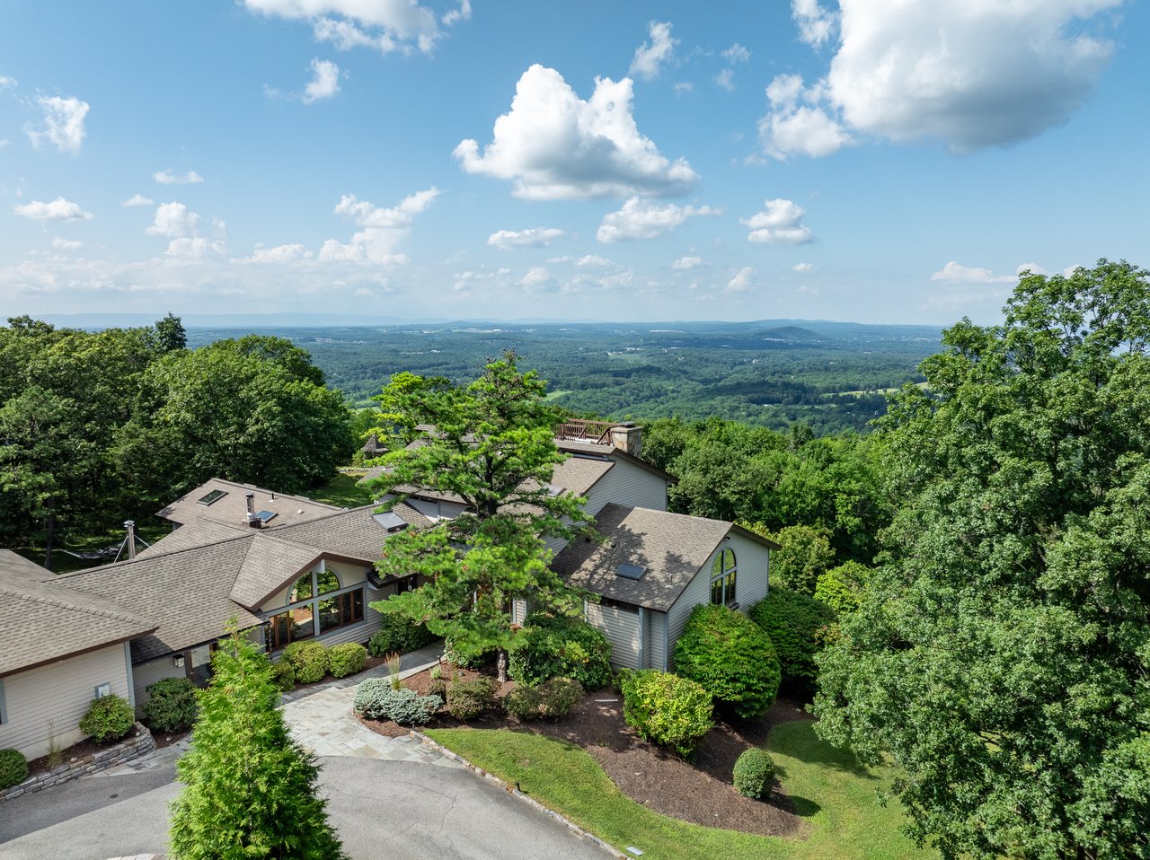 12 Mountain Brook Road