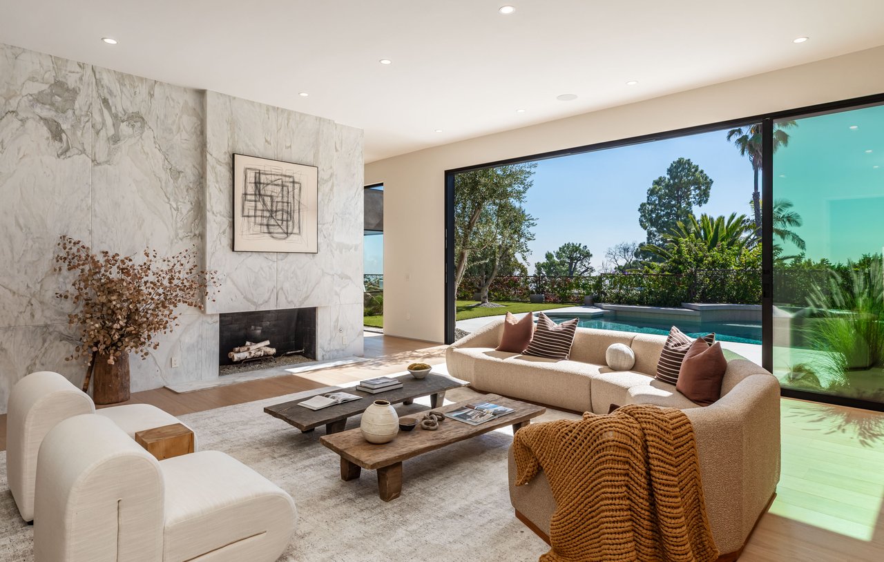 1705 Carla Ridge, Beverly Hills